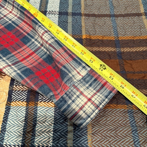 Lucky Brand mesa plaid flannel shirt. Classic fit pearl buttons Size M - Picture 10 of 14